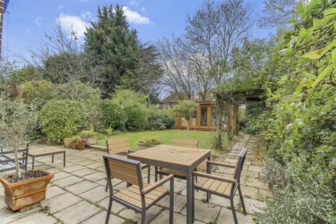 15 Bancroft Avenue, London, N2 0AR