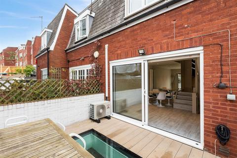 3 bedroom house to rent, Mulberry Close, Hampstead, NW3