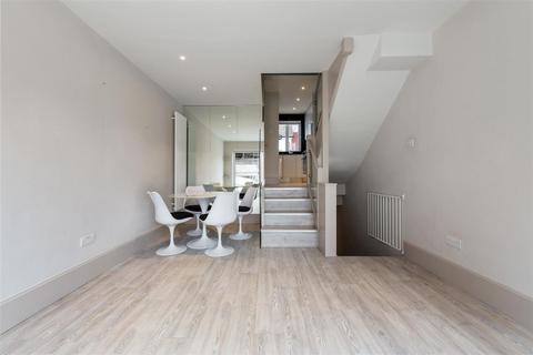 3 bedroom house to rent, Mulberry Close, Hampstead, NW3