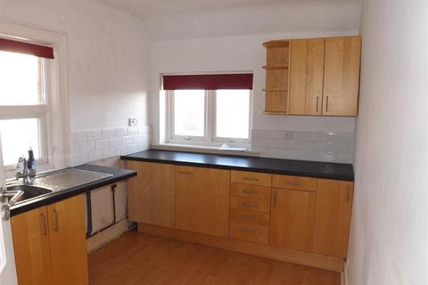 2 bedroom flat to rent, Sea Road, Bexhill On Sea, East Sussex