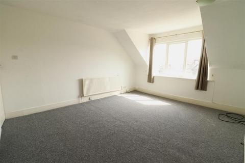 2 bedroom flat to rent, Sea Road, Bexhill On Sea
