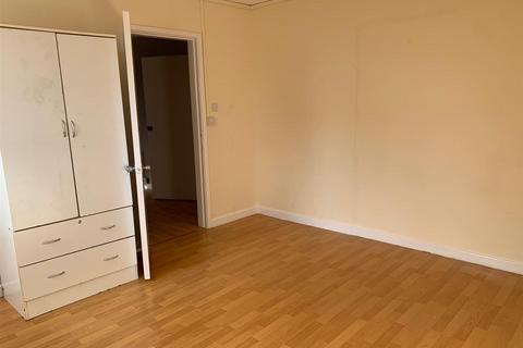 3 bedroom apartment to rent, London Road, Leicester