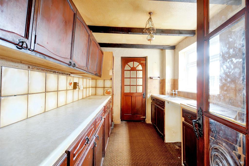 Kitchen 1.jpeg