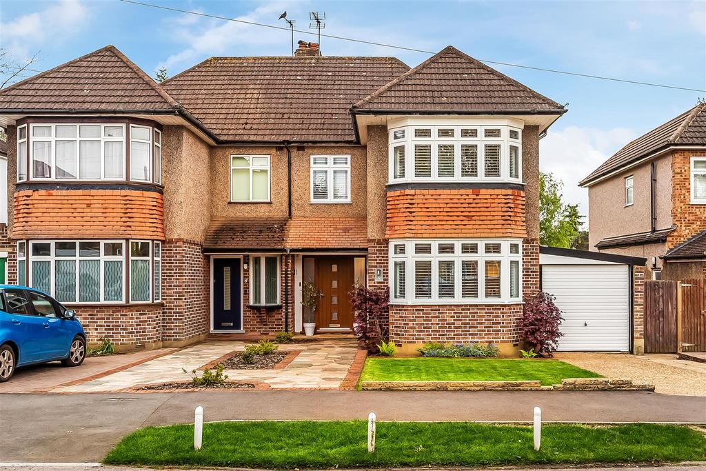 CRAY AVENUE, ASHTEAD, KT21 3 bed semidetached house for sale £810,000