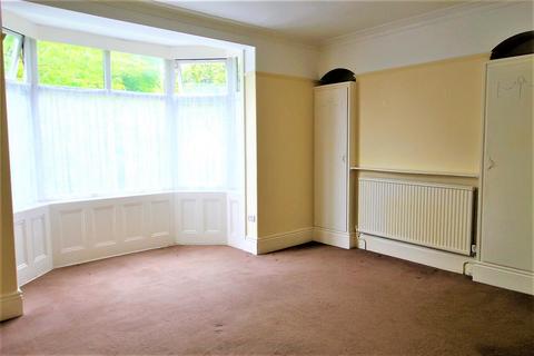 2 bedroom flat to rent, Holbeck Hill, Scarborough