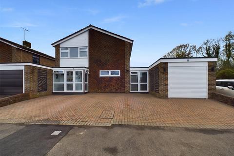 3 bedroom detached house for sale, Holmbury Close, Crawley