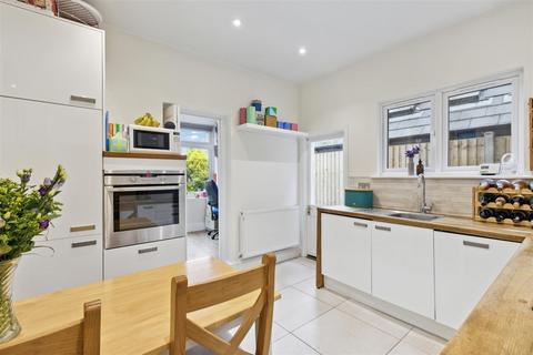 2 bedroom flat for sale, Weston Road, London, W4