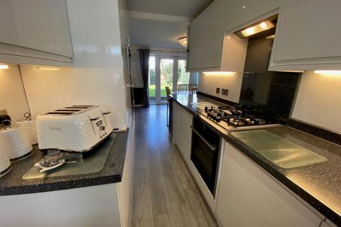 2 Abbotts Drive, Waltham Abbey, EN9 3HH