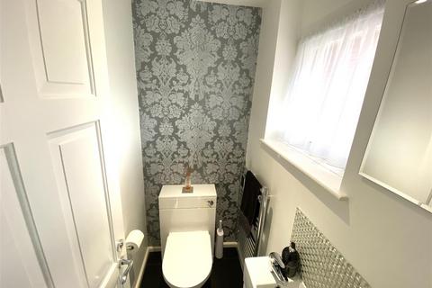 2 Abbotts Drive, Waltham Abbey, EN9 3HH