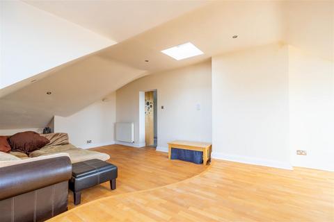2 bedroom penthouse for sale, The Leas, Chalkwell