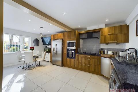 32 Aston Grove, Wrexham, LL12 7DF