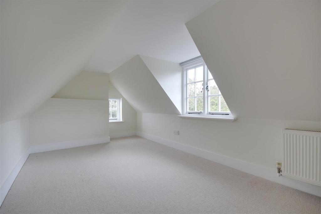 Bedroom 4.jpg