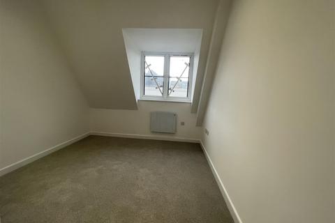 2 bedroom apartment to rent, Cambridge Court, Camberley GU15