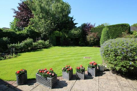 3 Churchill Close, Fetcham, Leatherhead, KT22 9EY