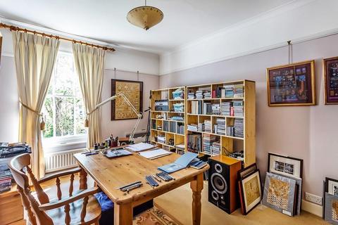 103 Poplar Road, Leatherhead, KT22 8SB