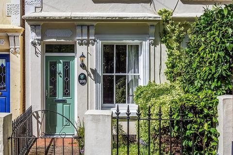 103 Poplar Road, Leatherhead, KT22 8SB