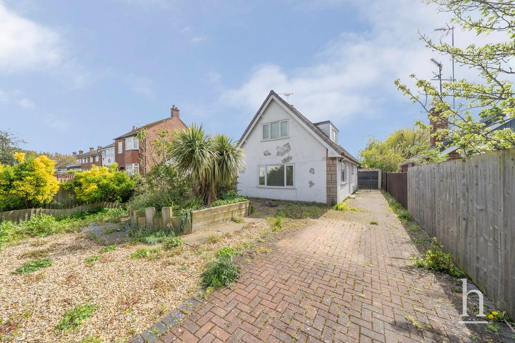 Elm Avenue, Saughall Massie CH49 3 bed property for sale £260,000