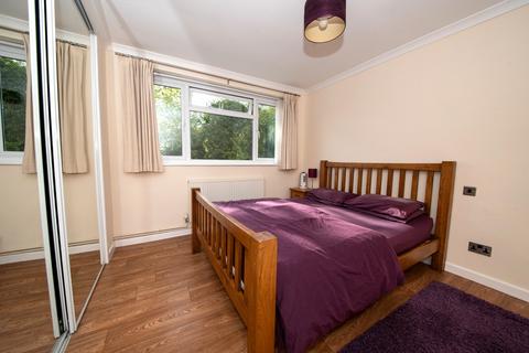 2 bedroom ground floor maisonette for sale, Redfield Court, Newbury, RG14