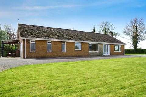 4 bedroom detached bungalow for sale, Whites Close Lane, Hull HU12