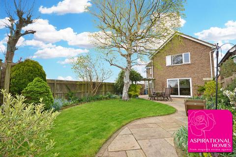 5 bedroom detached house for sale, Duchy Close, Chelveston