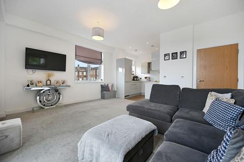 2 bedroom apartment for sale - Station Way, Cheam, SM3