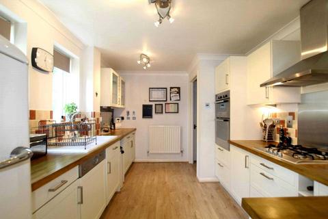 20 Morlais, Emmer Green, Reading, RG4 8PQ
