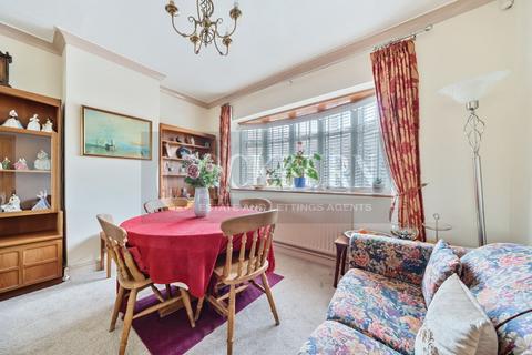 3 The Underwood, London, SE9 3EP