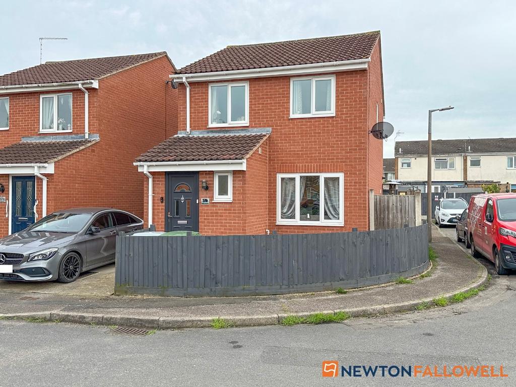Wolfit Avenue, Balderton NG24 3 bed detached house for sale £225,000