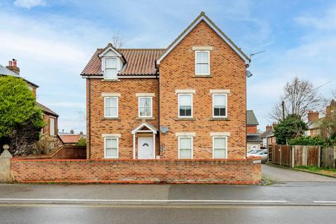 2 bedroom ground floor flat for sale, Stammers Yard, Dereham