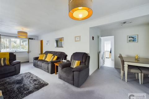 2 bedroom detached house for sale, Avenue Road, Kingskerswell
