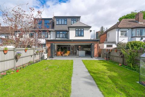 188 East End Road, London, N2 0PT