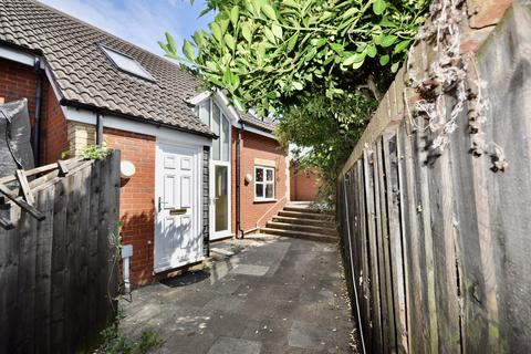 2 bedroom semi-detached house for sale, Queen Street