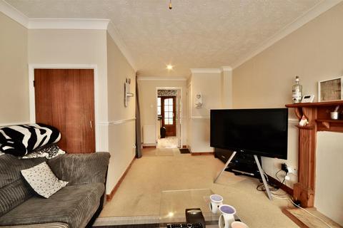31 Bircham Road, Taunton, TA2 8EX