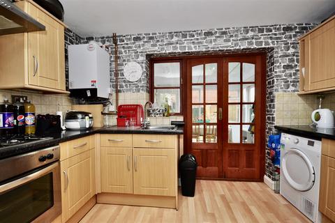 31 Bircham Road, Taunton, TA2 8EX