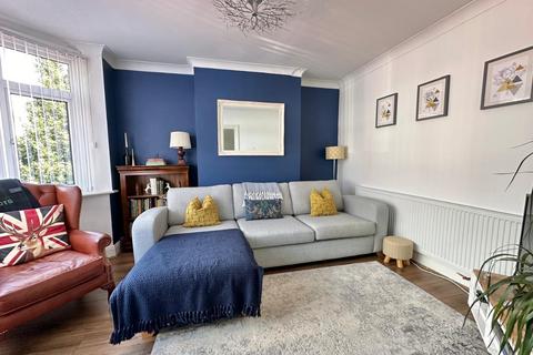 3 bedroom end of terrace house for sale, Acorn Road, Gillingham,