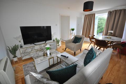 1 bedroom flat for sale, Deane Drive