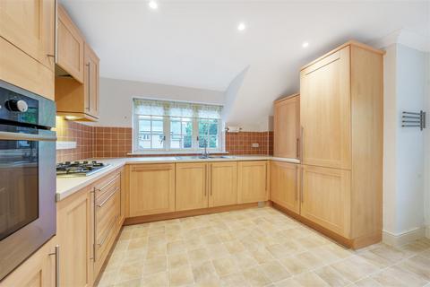 2 bedroom flat for sale, Gatchell Oaks