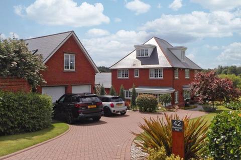 5 bedroom detached house for sale, Wychwood Park, Weston, CW2