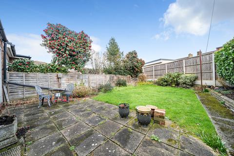 3 bedroom semi-detached house for sale, Yew Tree Close, Welling