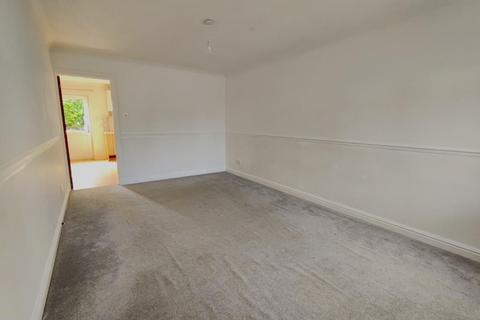 3 bedroom semi-detached house to rent, Roskruge Close, Helston
