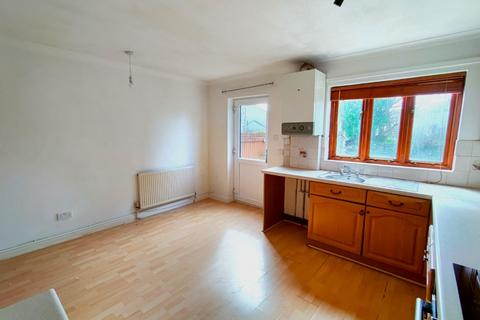3 bedroom semi-detached house to rent, Roskruge Close, Helston