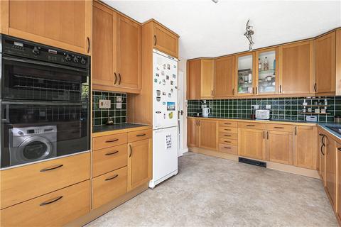 3 Bond Street, Englefield Green, Egham, TW20 0PG