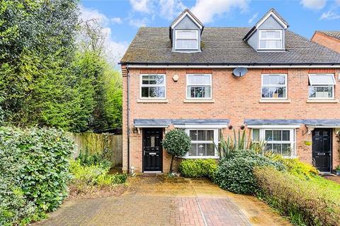 4 bedroom semi-detached house for sale, White Hill Close, Caterham CR3