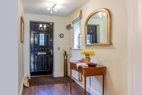 21 White Hill Close, Caterham, CR3 6EY
