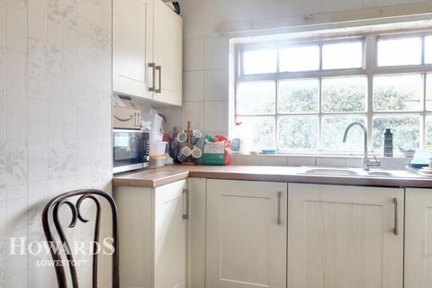 4 bedroom maisonette for sale, Kirkley Cliff Road, Lowestoft