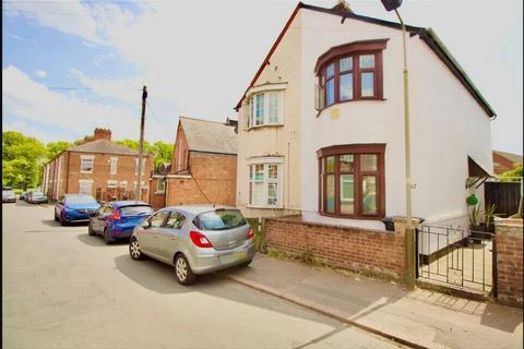 2 bedroom semi-detached house to rent, Knighton Lane, Leicester, LE2