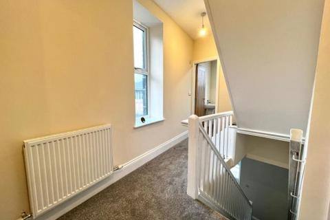 2 bedroom flat to rent, Aire View, Silsden, UK, BD20