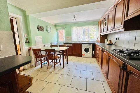 3 bedroom end of terrace house for sale, Knight Avenue, Gillingham,