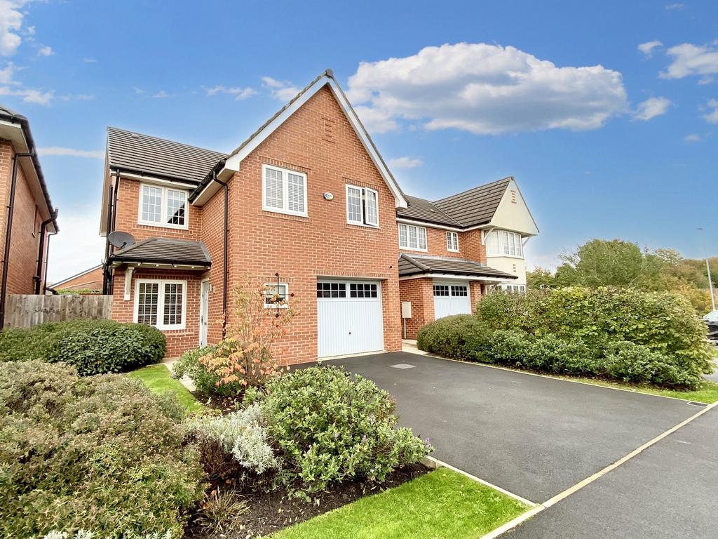 Worsley, Manchester M28 4 bed detached house for sale £475,000