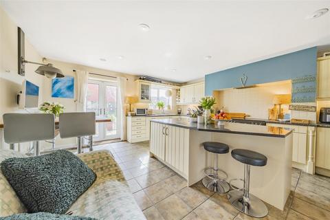 4 bedroom terraced house for sale, Richmond Road, Taunton